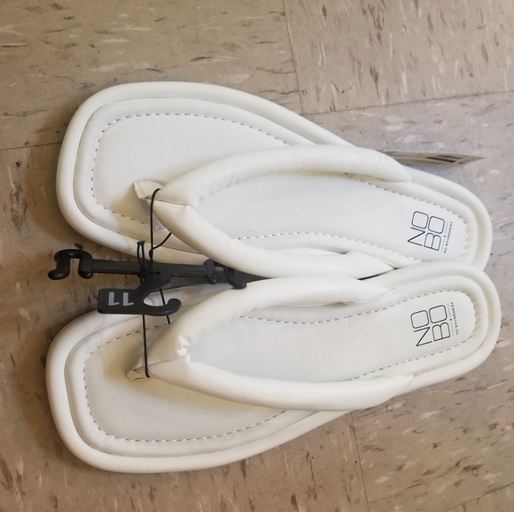 Sandals - Picture 2 of 9